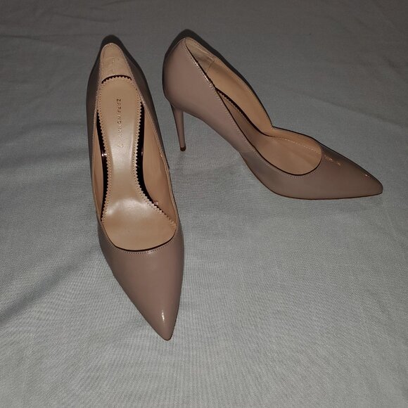 Shoes - Picture 5 of 8